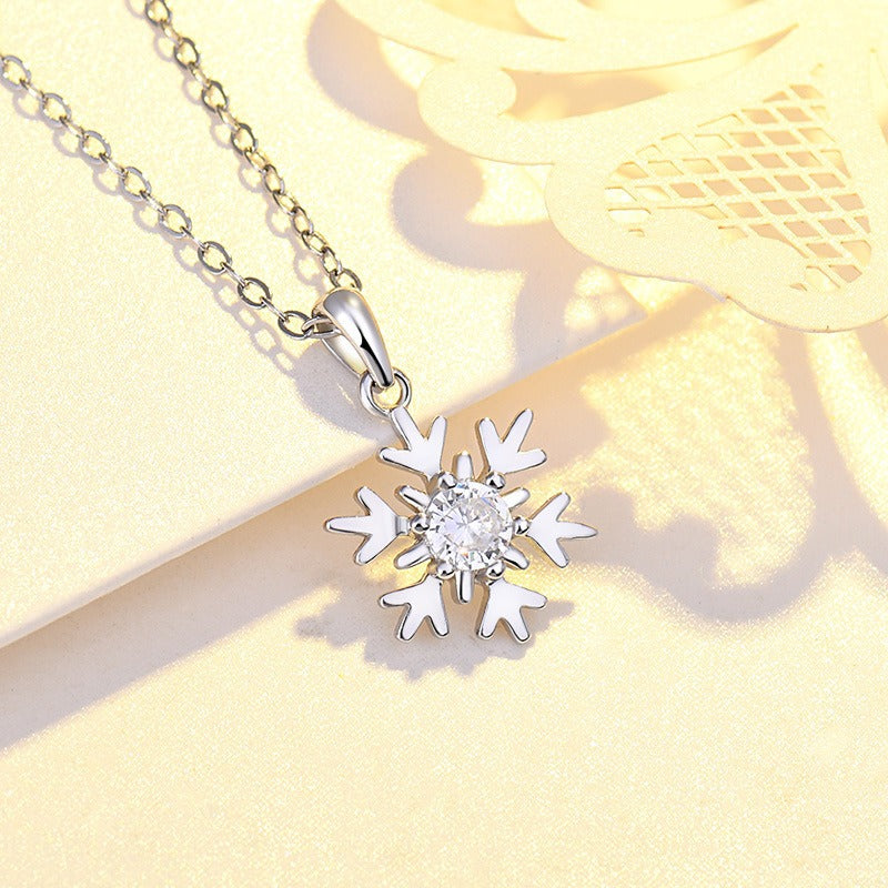 Simple Snowflake Pendant Necklace For Women Light Luxury