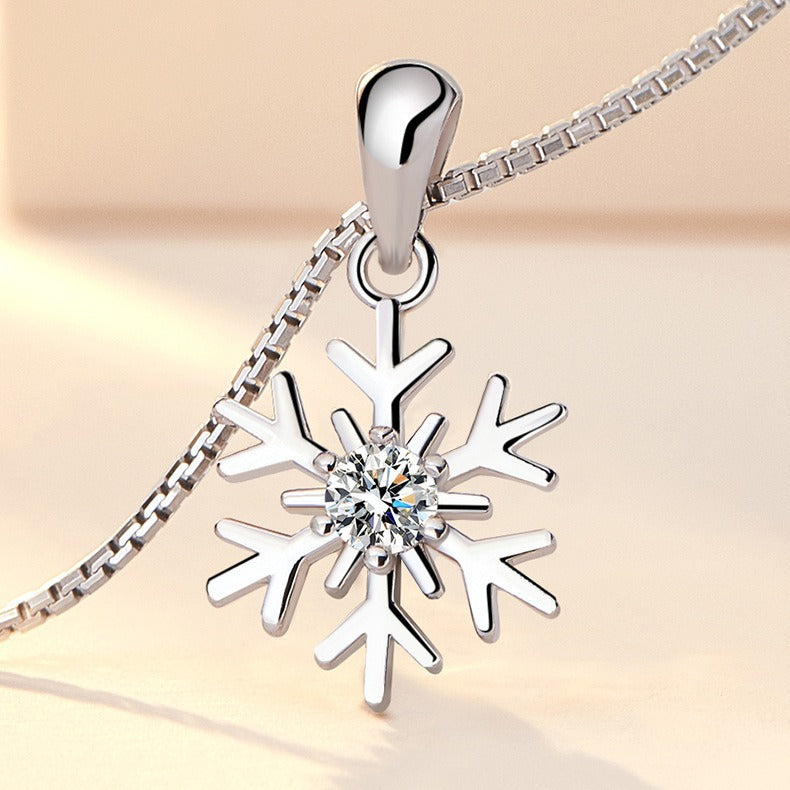 Simple Snowflake Pendant Necklace For Women Light Luxury